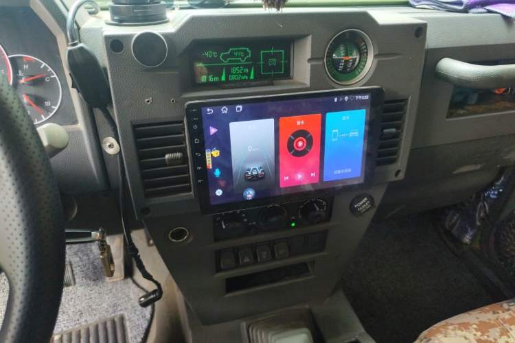 Used BAW Warrior 2008 3.0T five-door four-wheel-drive diesel version Audio And AC Panel