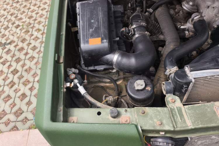 Used BAW Warrior 2014 2.5T five-door four-wheel-drive diesel version Engine Bay Right