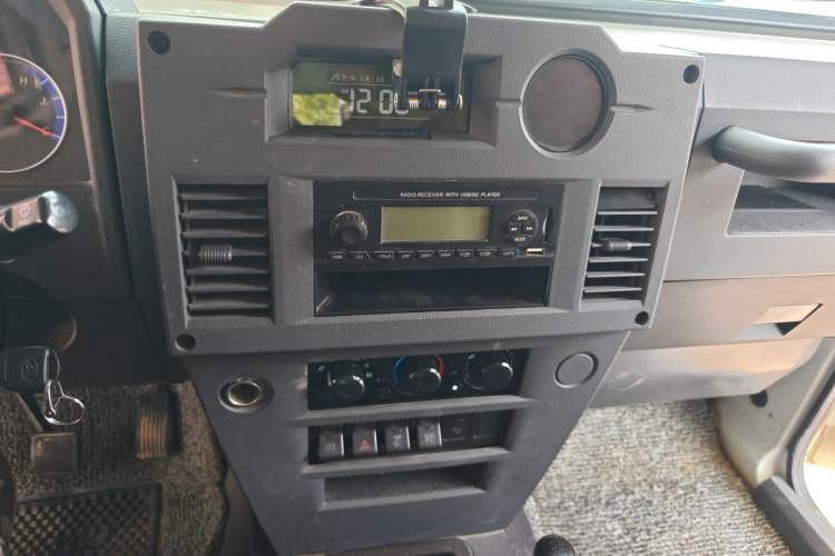 Used BAW Warrior 2017 2.0T five-door four-wheel drive gasoline version Audio And AC Panel