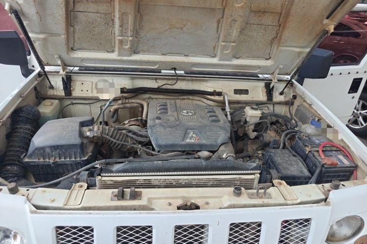 Used BAW Warrior 2017 2.0T five-door four-wheel drive gasoline version Engine Bay