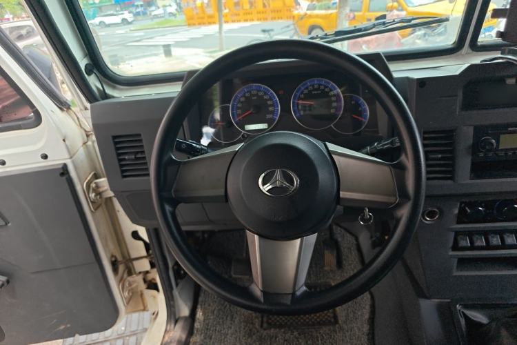 Used BAW Warrior 2017 2.0T five-door four-wheel drive gasoline version Steering Wheel