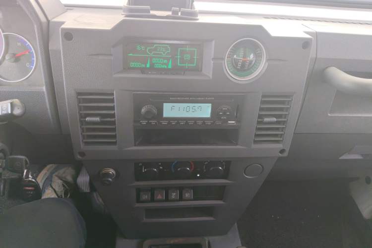 Used BAW Warrior 2018 2.0T Five-Door Four-Wheel Drive Gasoline Version China V Emission Standard Audio And AC Panel