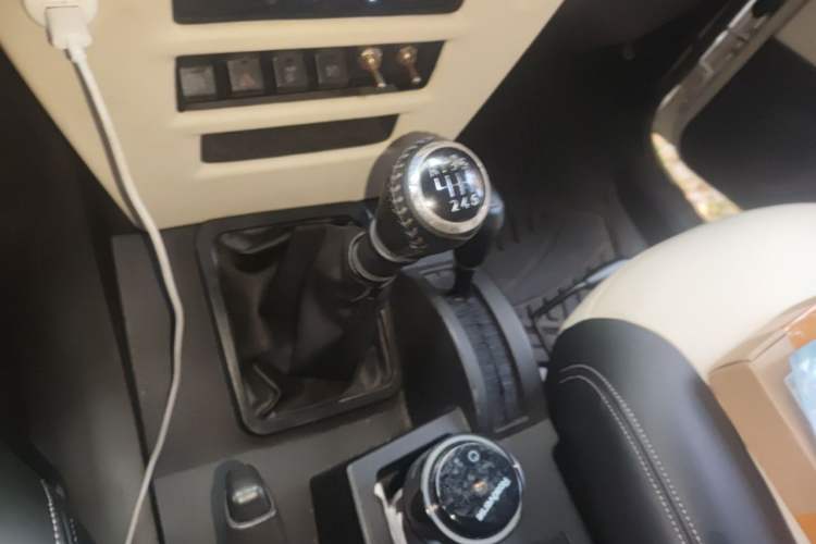 Used BAW Warrior 2018 2.0T Four-Door Four-Wheel Drive Gasoline Version China V Emission Standard Gear Lever