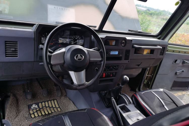 Used BAW Warrior 2019 2.5T five-door four-wheel-drive diesel version Center Console