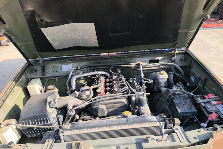 Used BAW Warrior 2019 2.4T Three-Door Four-Wheel Drive Short Wheelbase Gasoline Version China VI Emission Standard Engine Bay