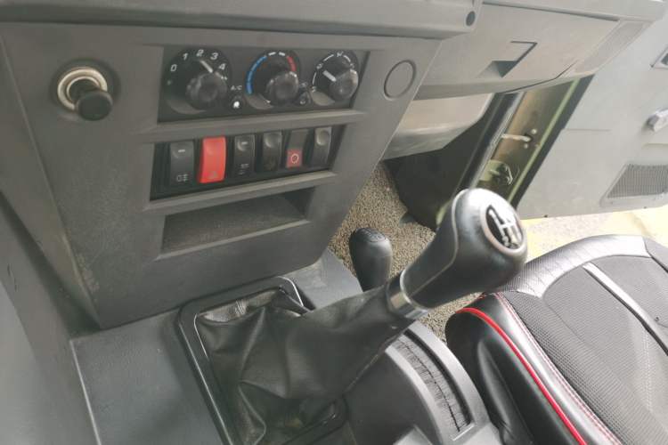 Used BAW Warrior 2019 2.5T five-door four-wheel-drive diesel version Gear Lever
