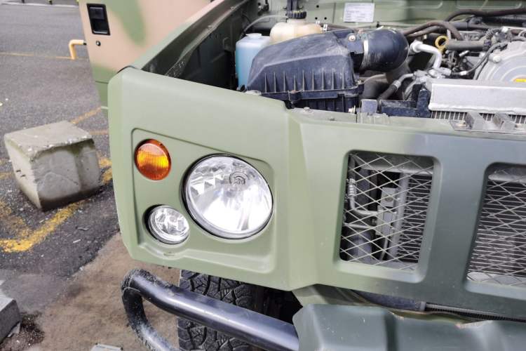 Used BAW Warrior 2019 2.5T five-door four-wheel-drive diesel version Right Front Headlight