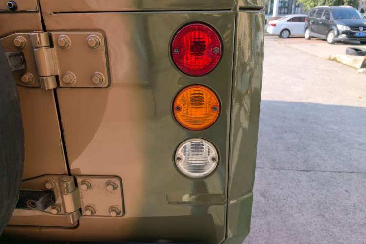 Used BAW Warrior 2019 2.4T Three-Door Four-Wheel Drive Short Wheelbase Gasoline Version China VI Emission Standard Right Rear Taillight