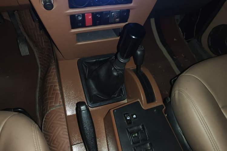 Used BAW Warrior 2019 2.4T Four-Door Four-Wheel Drive Gasoline Version China VI Emission Standard Gear Lever