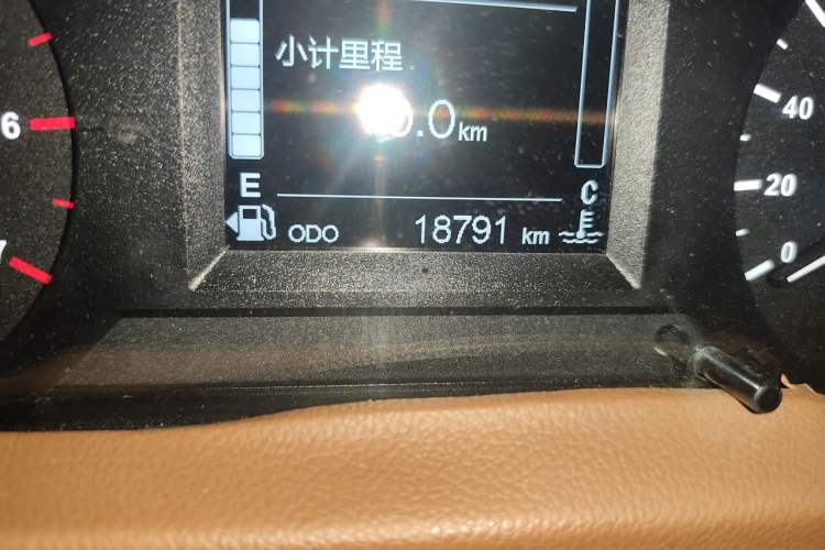 Used BAW Warrior 2019 2.4T Four-Door Four-Wheel Drive Gasoline Version China VI Emission Standard Odometer Close Up