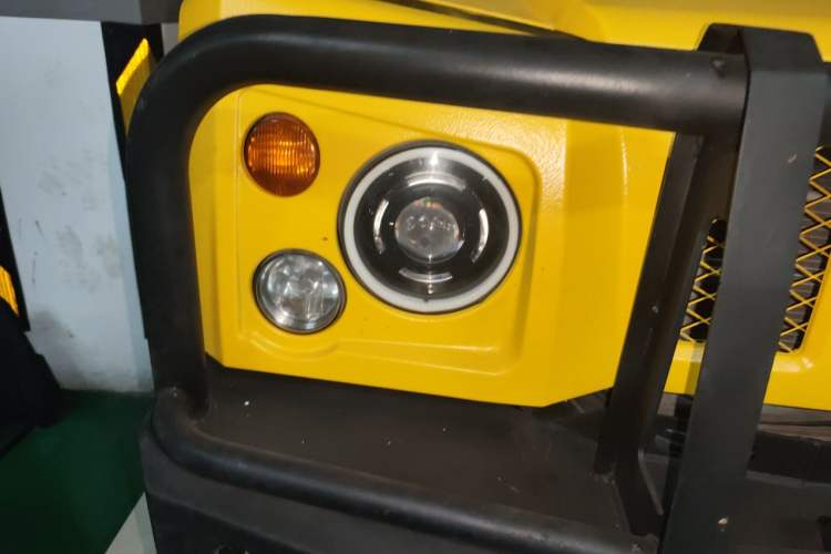 Used BAW Warrior 2019 2.4T Four-Door Four-Wheel Drive Gasoline Version China VI Emission Standard Right Front Headlight