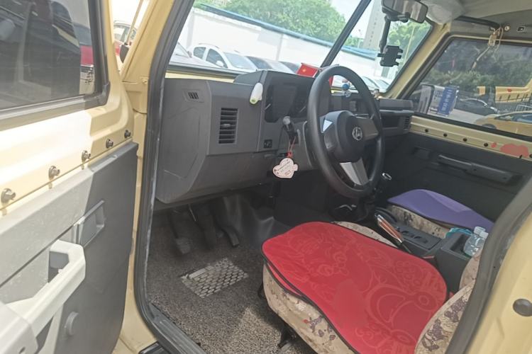 Used BAW Warrior 2021 2.4T Four-Door Four-Wheel Drive Gasoline Version 6 Seats China VI Emission Standard Driver Seat