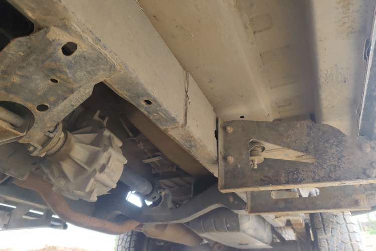 Used BAW Warrior Pickup 2018 2.8T diesel integrated double-row 3035 wheelbase Chassis Front Left