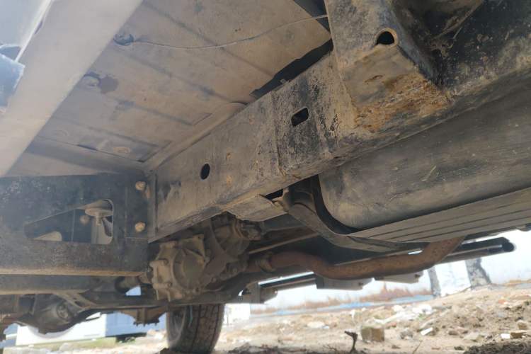 Used BAW Warrior Pickup 2018 2.8T diesel integrated double-row 3035 wheelbase Chassis Rear Left