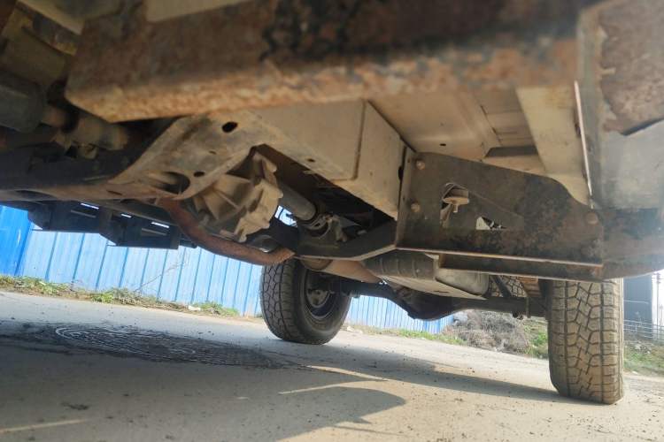 Used BAW Warrior Pickup 2018 2.8T diesel integrated double-row 3035 wheelbase Chassis Front Left