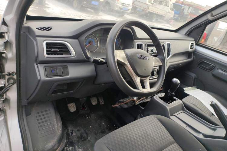 Used BAW Whale Card T7 2022 1.6L Manual Comfort Version Single Row Long Wheelbase LQ475QMB Interior 2