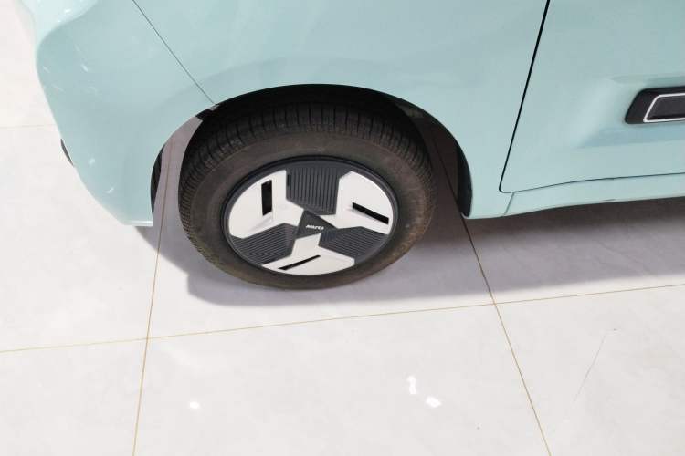 Used BAW Yuanbao 2022 Smart Version Left Front Wheel Hub
