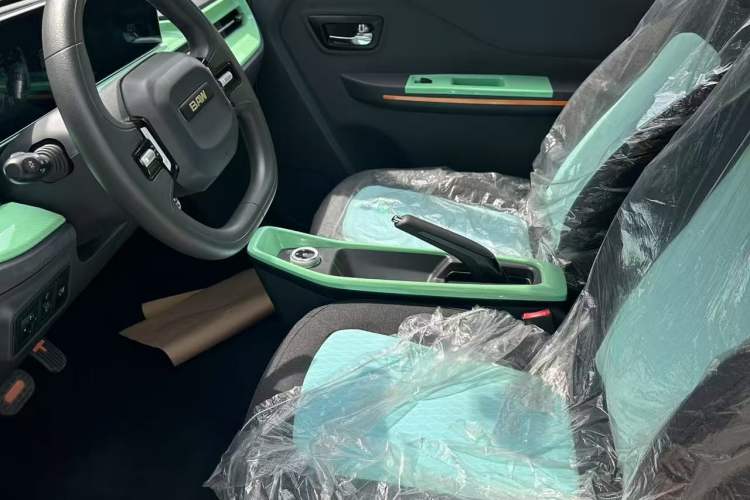 Used BAW Yuanbao 2022 Smart Version Interior 2