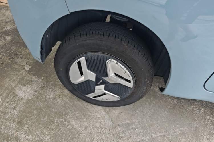 Used BAW Yuanbao 2022 Smart Version Right Rear Wheel Hub