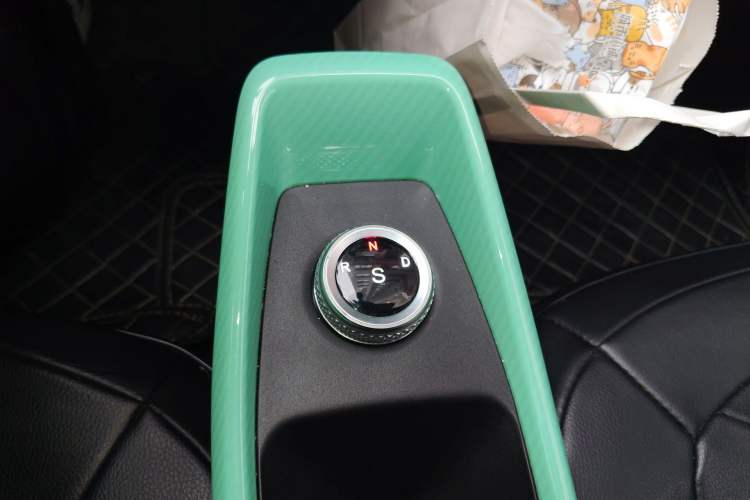 Used BAW Yuanbao 2022 Smart Version Gear Lever
