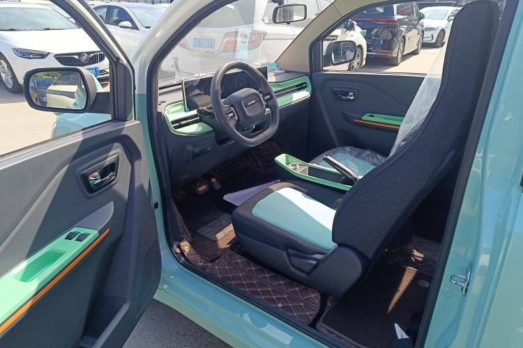 Used BAW Yuanbao 2022 Smart Version Interior 2