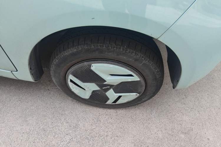 Used BAW Yuanbao 2022 Smart Version Right Front Wheel Hub