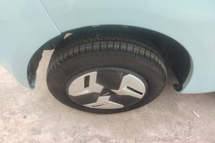 Used BAW Yuanbao 2022 Smart Version Right Rear Wheel Hub