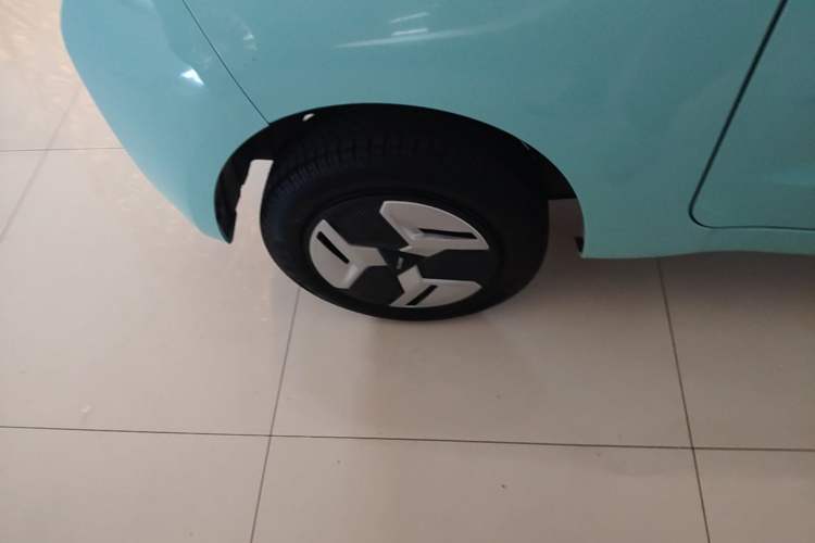 Used BAW Yuanbao 2022 Smart Version Right Rear Wheel Hub