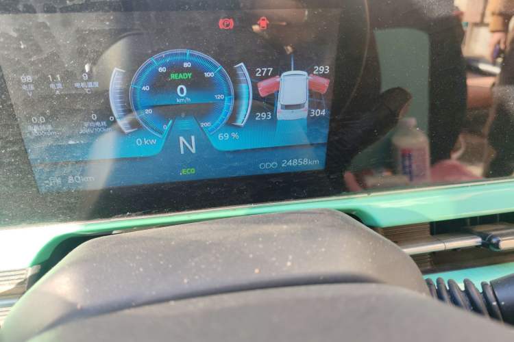 Used BAW Yuanbao 2022 Fun Edition Odometer Close Up