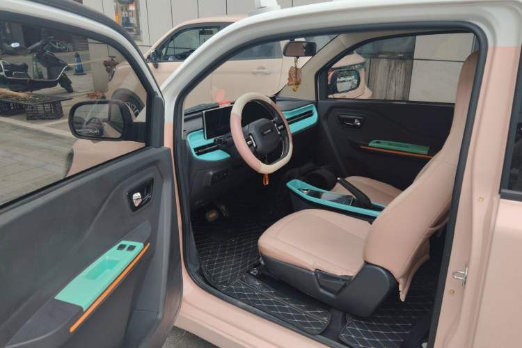 Used BAW Yuanbao 2022 Smart Version Interior 3