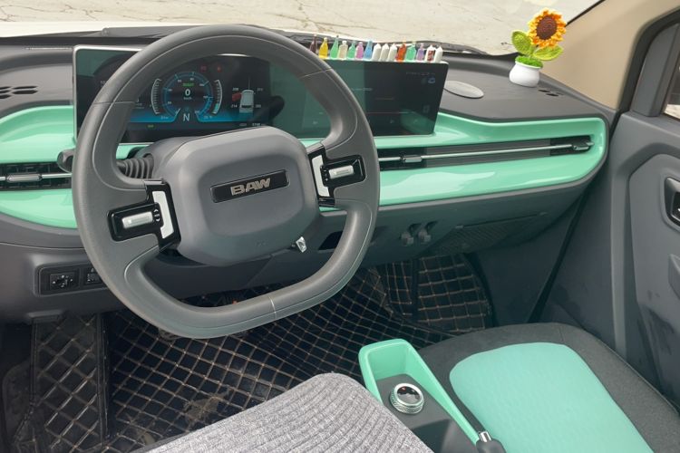 Used BAW Yuanbao 2022 Smart Version Interior 3
