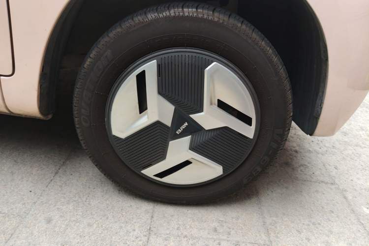 Used BAW Yuanbao 2022 Smart Version Right Front Wheel Hub