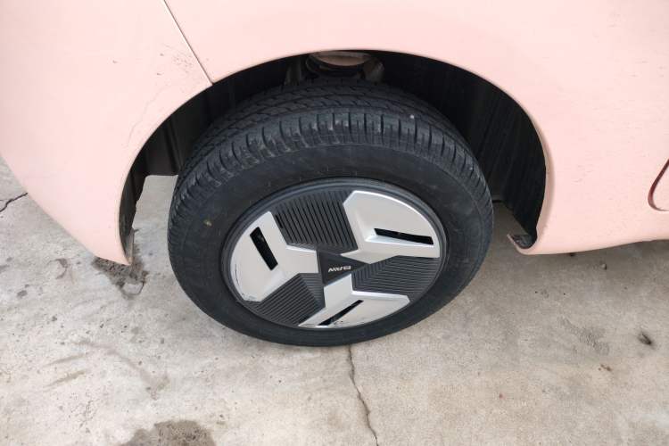 Used BAW Yuanbao 2022 Smart Version Right Rear Wheel Hub