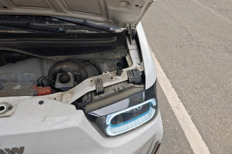 Used BAW Yuanbao 2022 Smart Version Engine Bay Left