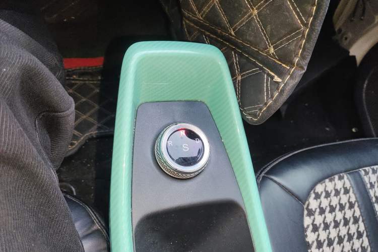 Used BAW Yuanbao 2022 Smart Version Gear Lever