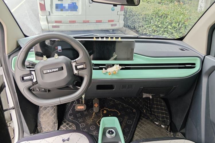 Used BAW Yuanbao 2022 Smart Version Interior 2