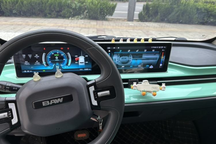 Used BAW Yuanbao 2022 Smart Version Interior 3