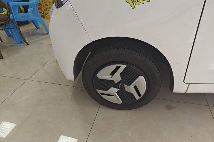 Used BAW Yuanbao 2022 Smart Version Left Front Wheel Hub