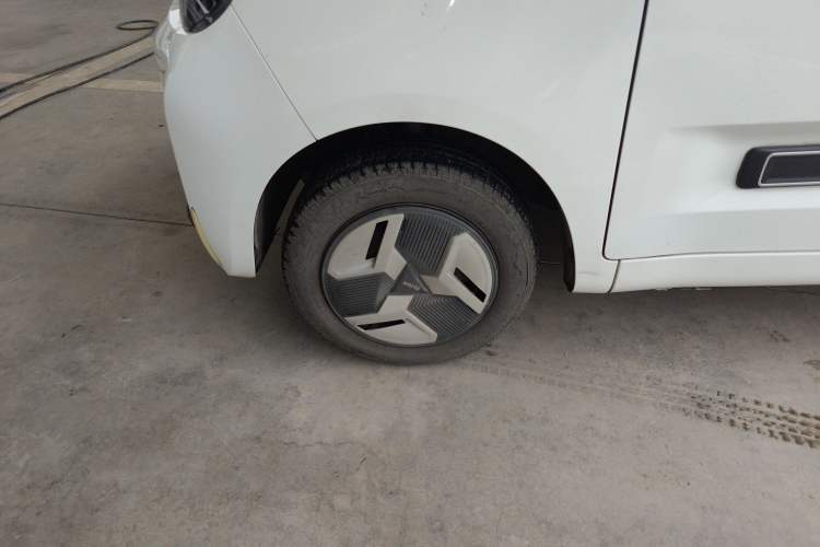 Used BAW Yuanbao 2022 Smart Version Left Front Wheel Hub