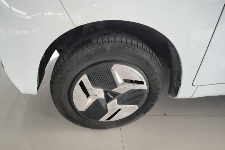 Used BAW Yuanbao 2022 Yue Meng Edition Left Front Wheel Hub