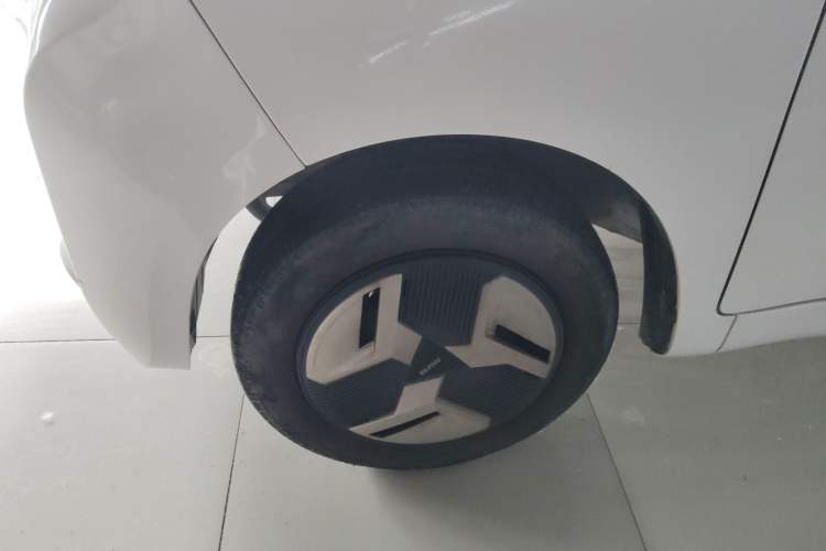 Used BAW Yuanbao 2022 Smart Version Left Front Wheel Hub