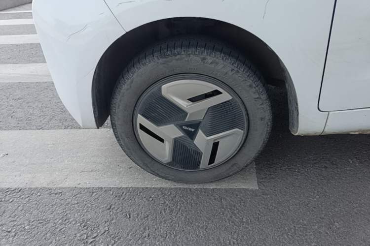 Used BAW Yuanbao 2022 Smart Version Left Front Wheel Hub