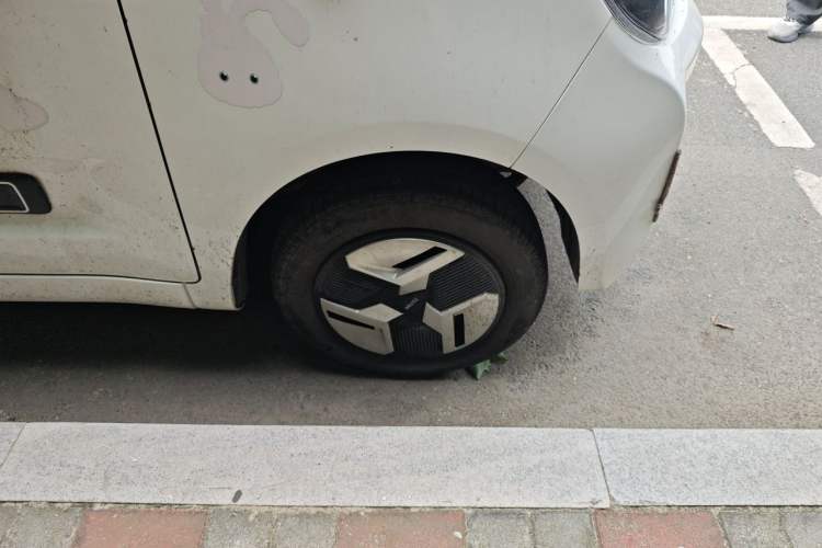 Used BAW Yuanbao 2022 Smart Version Right Front Wheel Hub