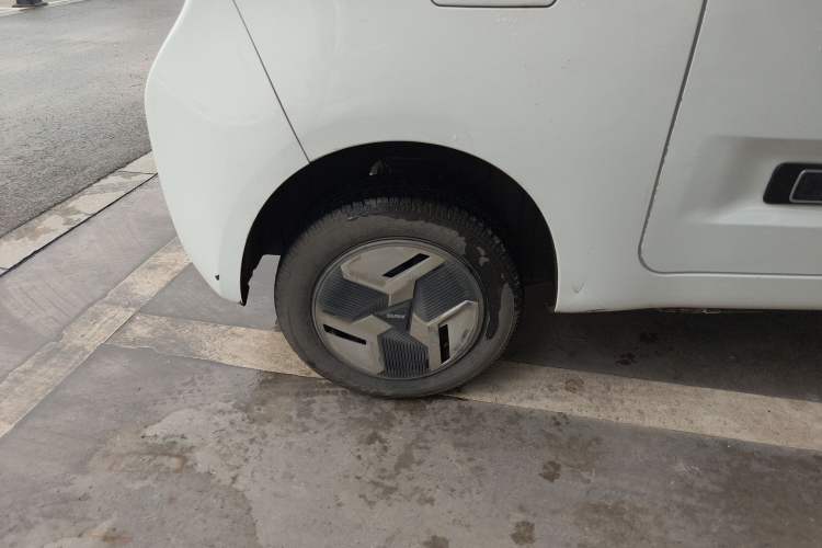 Used BAW Yuanbao 2022 Smart Version Right Rear Wheel Hub