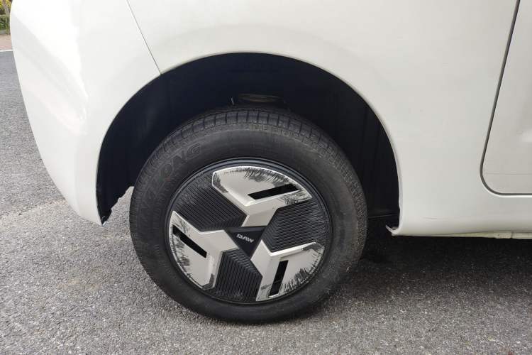 Used BAW Yuanbao 2022 Smart Version Right Rear Wheel Hub