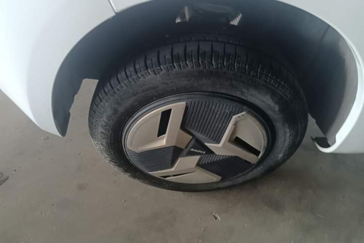 Used BAW Yuanbao 2022 Smart Version Right Rear Wheel Hub