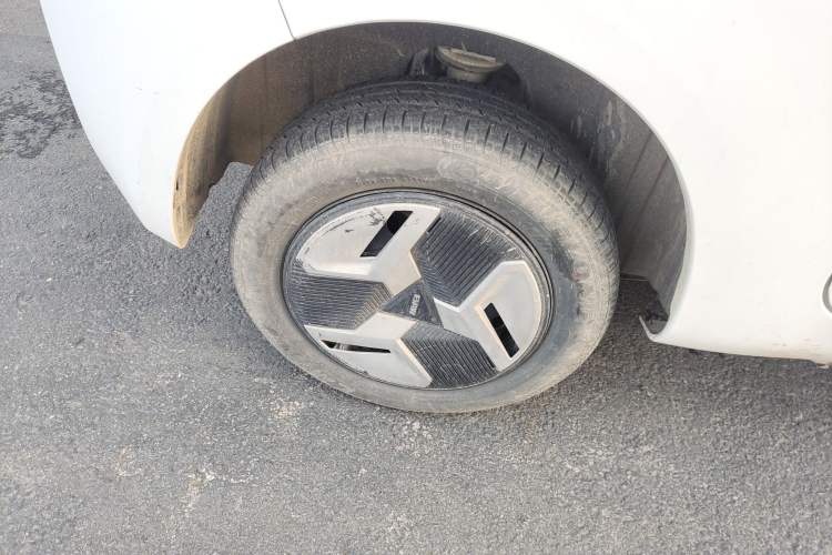 Used BAW Yuanbao 2022 Smart Version Right Rear Wheel Hub