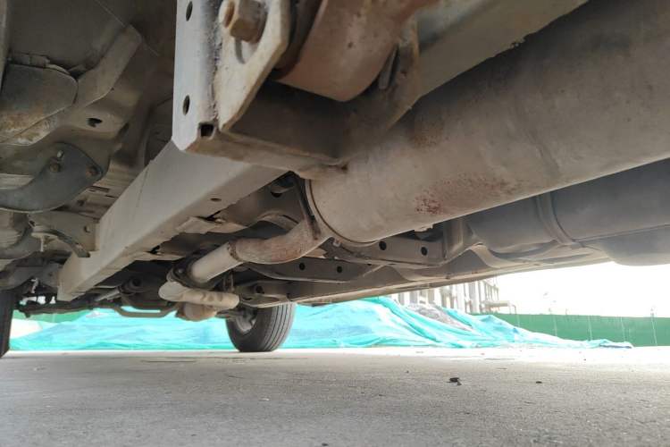 Used BAW Yueling 2014 2.8T long-wheelbase Entrepreneur Edition JE493ZLQ4CB Chassis Rear Left
