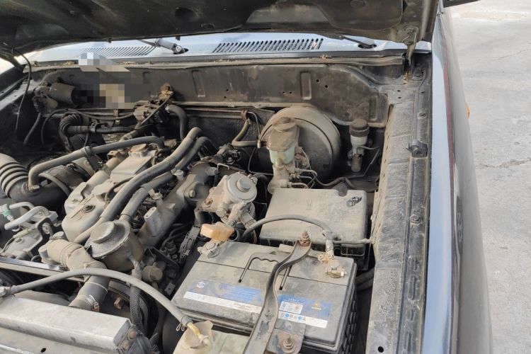 Used BAW Yueling 2014 2.8T long-wheelbase Entrepreneur Edition JE493ZLQ4CB Engine Bay Left