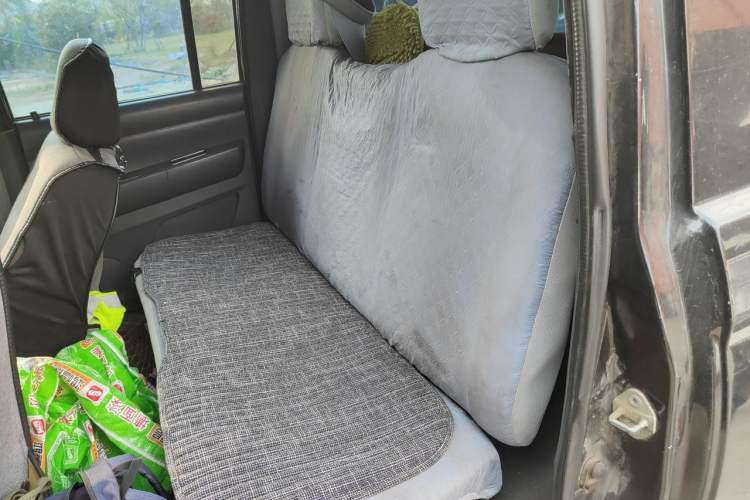 Used BAW Yueling 2014 2.8T long-wheelbase Entrepreneur Edition JE493ZLQ4CB Left Rear Seat